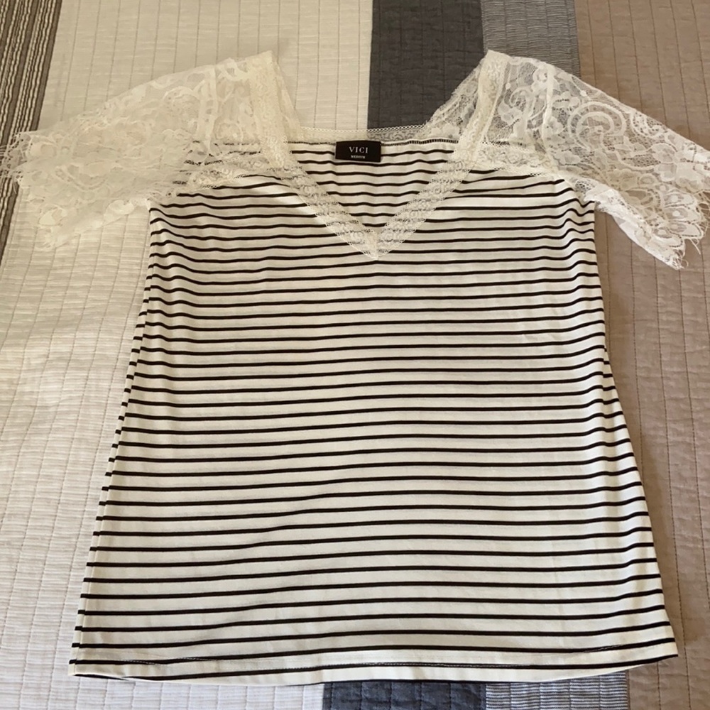 Vici t-shirt